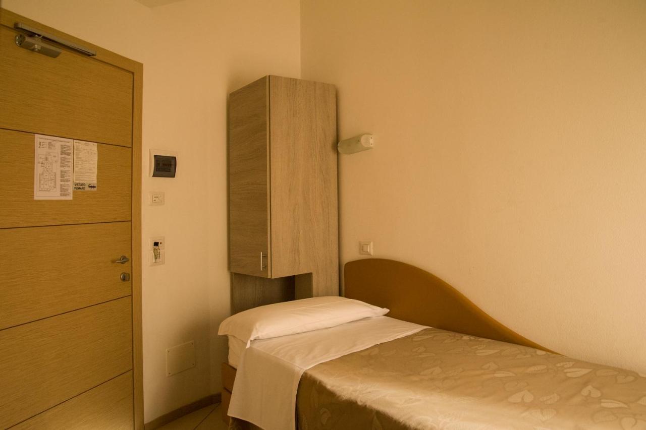 Single Room,1589287944:JPEG